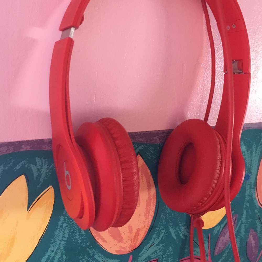 RED BEATS HD HEADPHONES