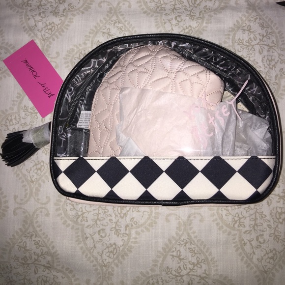 SOLD Betsey Johnson Blush Pink Cosmetic bag set - Picture 4 of 8