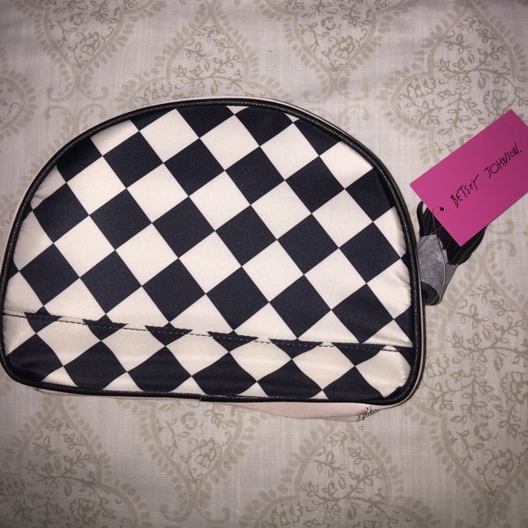 SOLD Betsey Johnson Blush Pink Cosmetic bag set - Picture 5 of 8