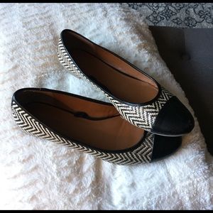 Banana Republic Straw Patterned Flats