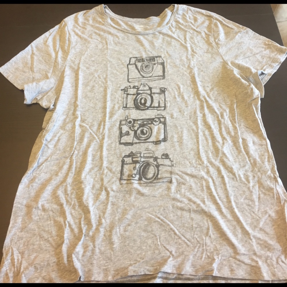 Like new!  Old Navy tee with camera print! XXL