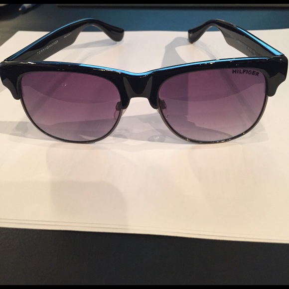 Tommy Hilfiger Accessories - Brand new Tommy Hilfiger women's sunglasses