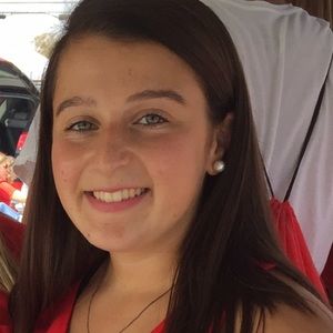 Meet your Posher, Isabel