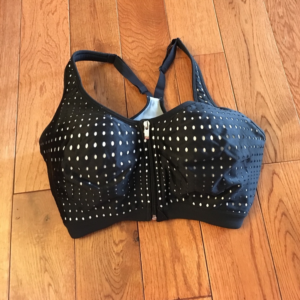 34DD front close sports bra