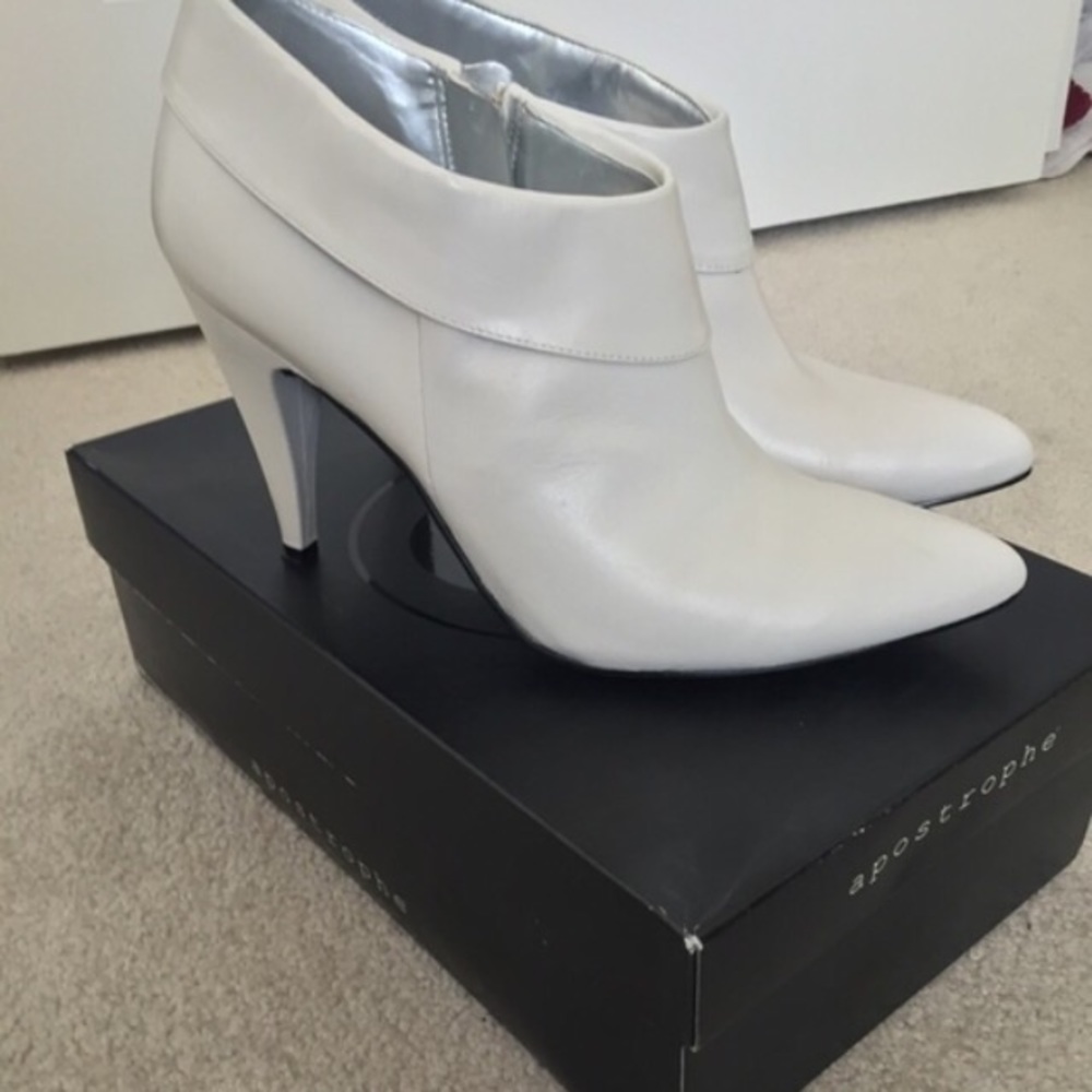 Beige booties - Picture 1 of 4
