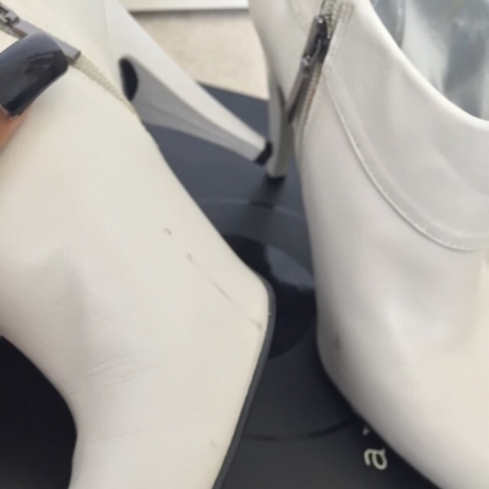 Beige booties - Picture 4 of 4