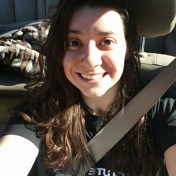 Meet your Posher, Loni - Picture 1 of 1