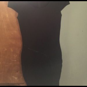 Bodycon zippered black dress