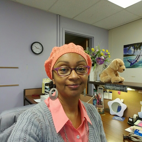 Meet your Posher - Picture 2 of 7