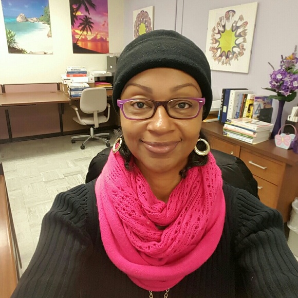 Meet your Posher - Picture 6 of 7