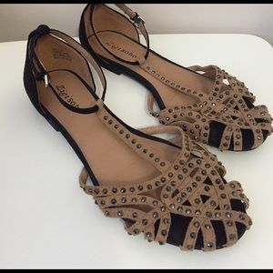 Gorgeous Cutout Flats - Size 8!