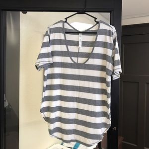 Women's Lululemon yogini 5 year tee size 12