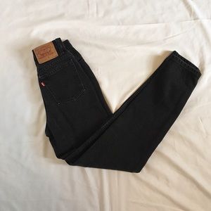 Black Levi's Jeans