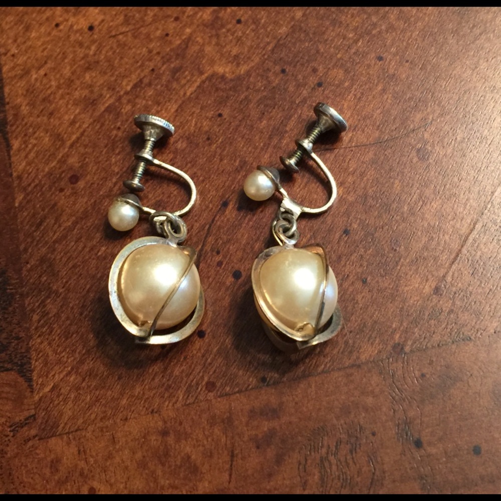 Vintage screw back earrings