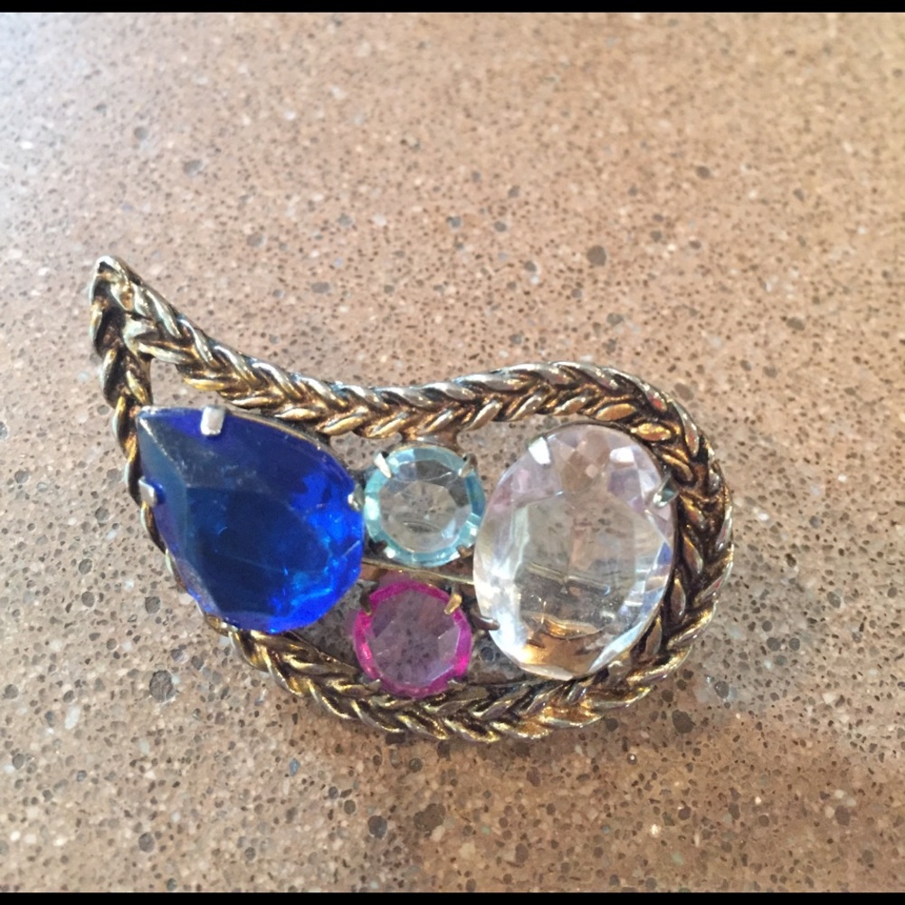 Vintage brooch pin