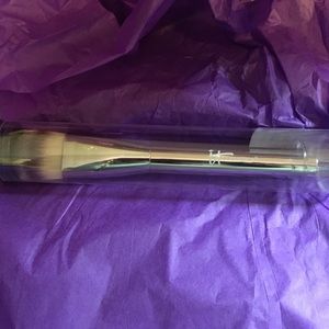 Brand New in Package IT Cosmetics Makeup Brush