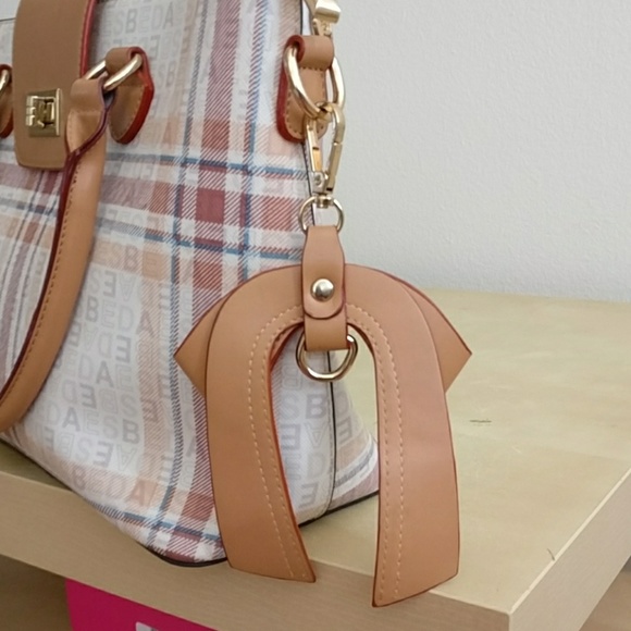 Handbag - Picture 2 of 4