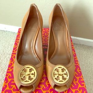 Tory Burch Selma Wedge in Royal Tan