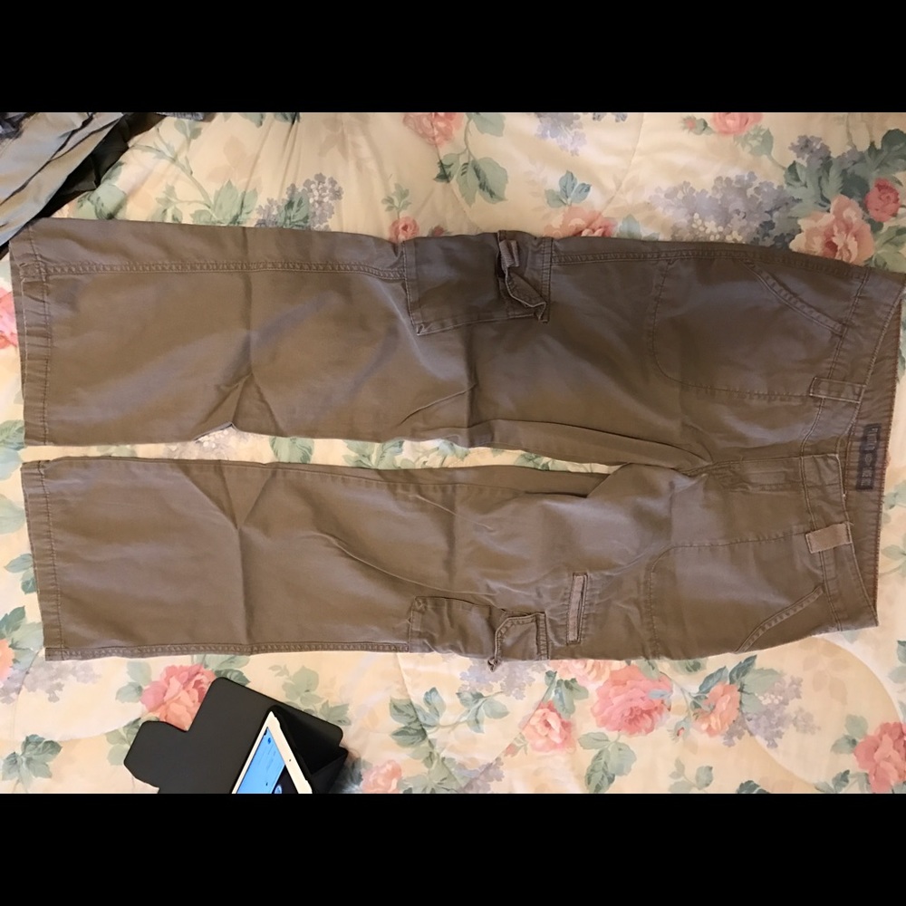 🔒SOLD🔒Dickies Women's Relaxed Cargo Jeans
