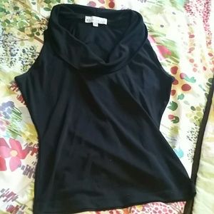 Black sleeveless crop top