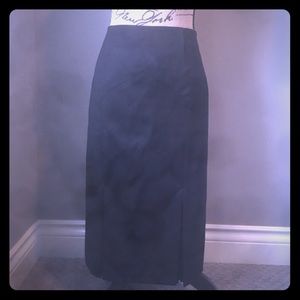 Body by Victoria perfect pencil skirt