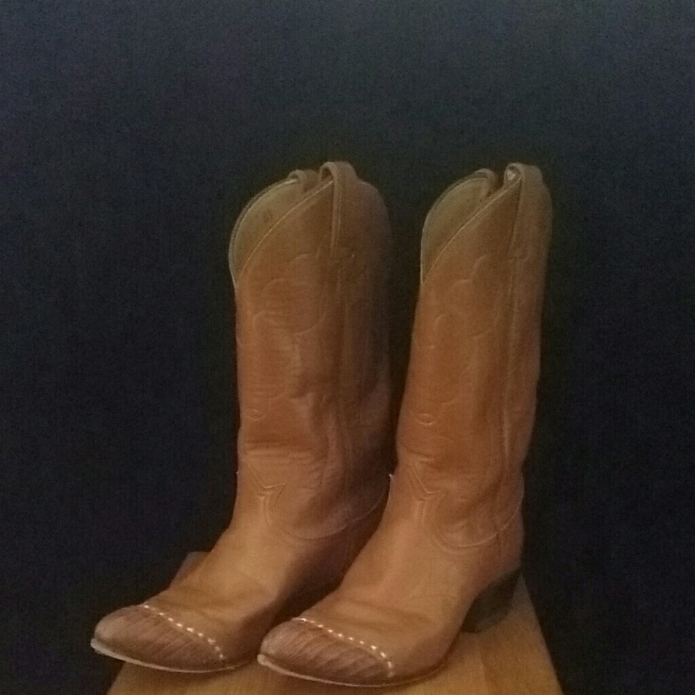 Tony lama ventige boots with dust bag