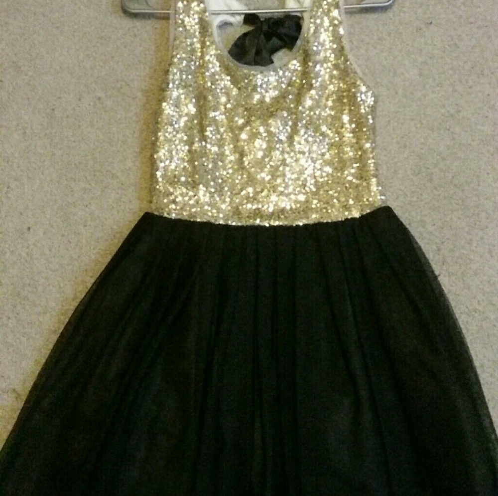 Gold and black homecoming/prom dress