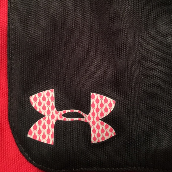 Under armor shorts Sz- Youth extra-large - Picture 2 of 3