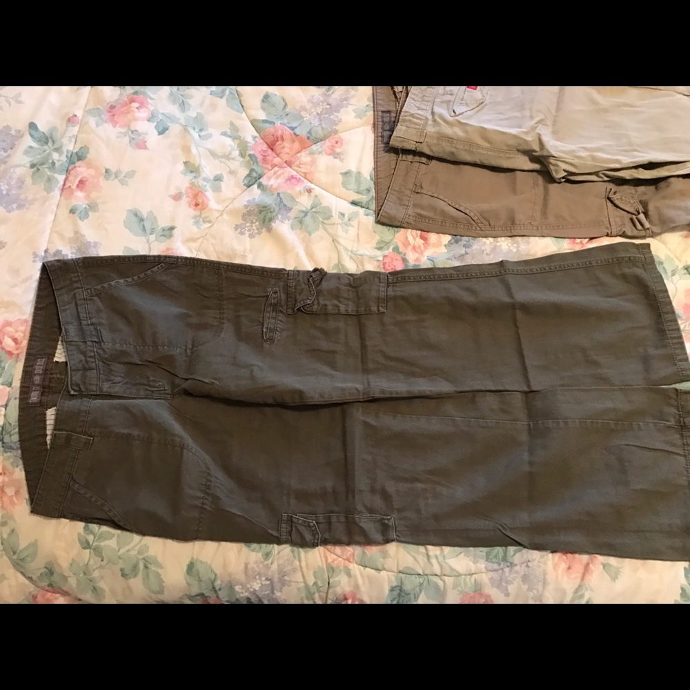 🔒SOLD🔒Dickies Women's Relaxed Cargo Jeans