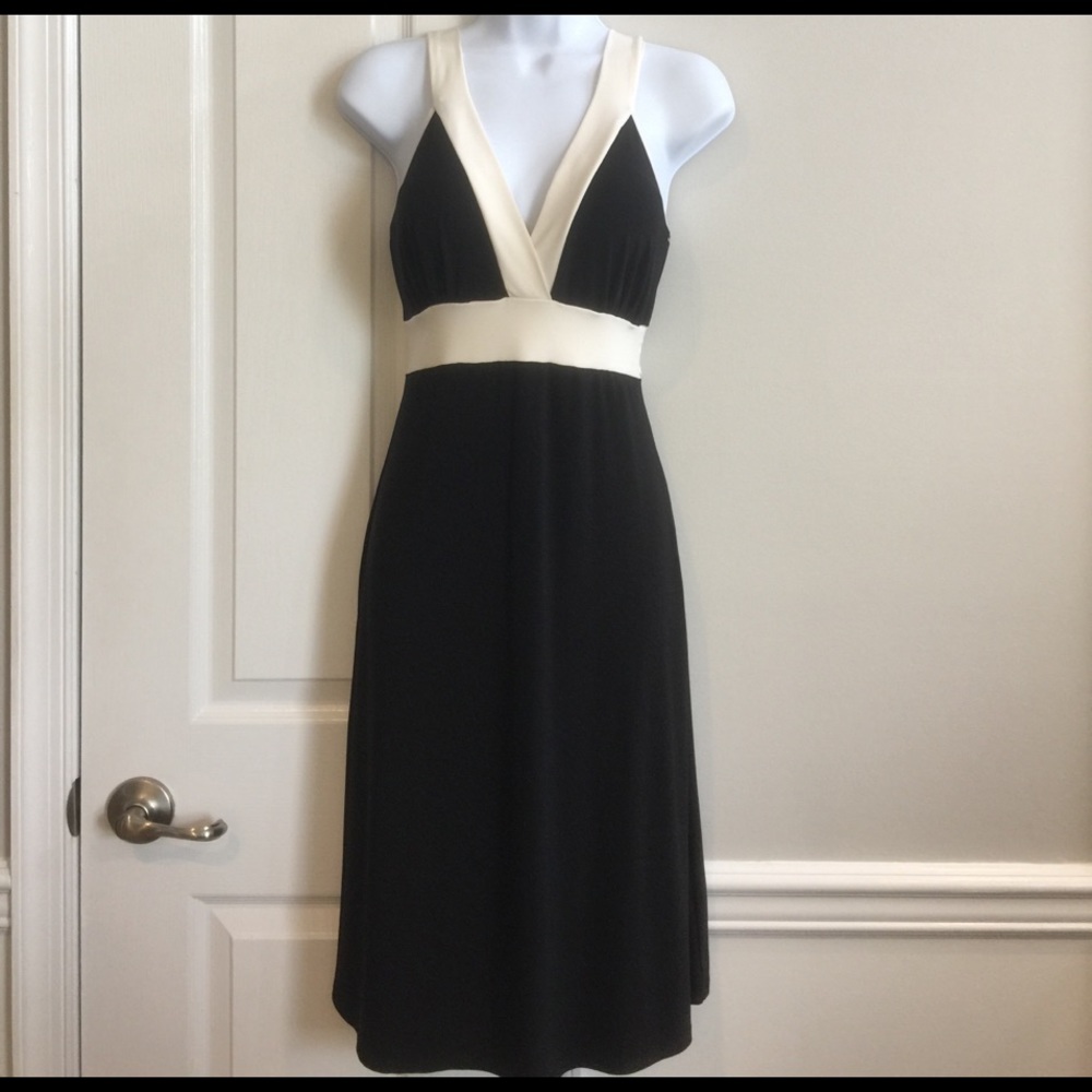 SZ SM BLACK/WHITE DRESS