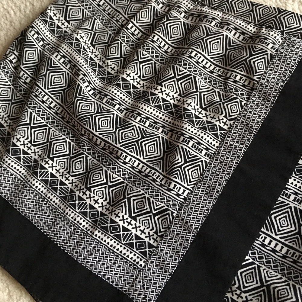 Tribal skirt! - Picture 3 of 4