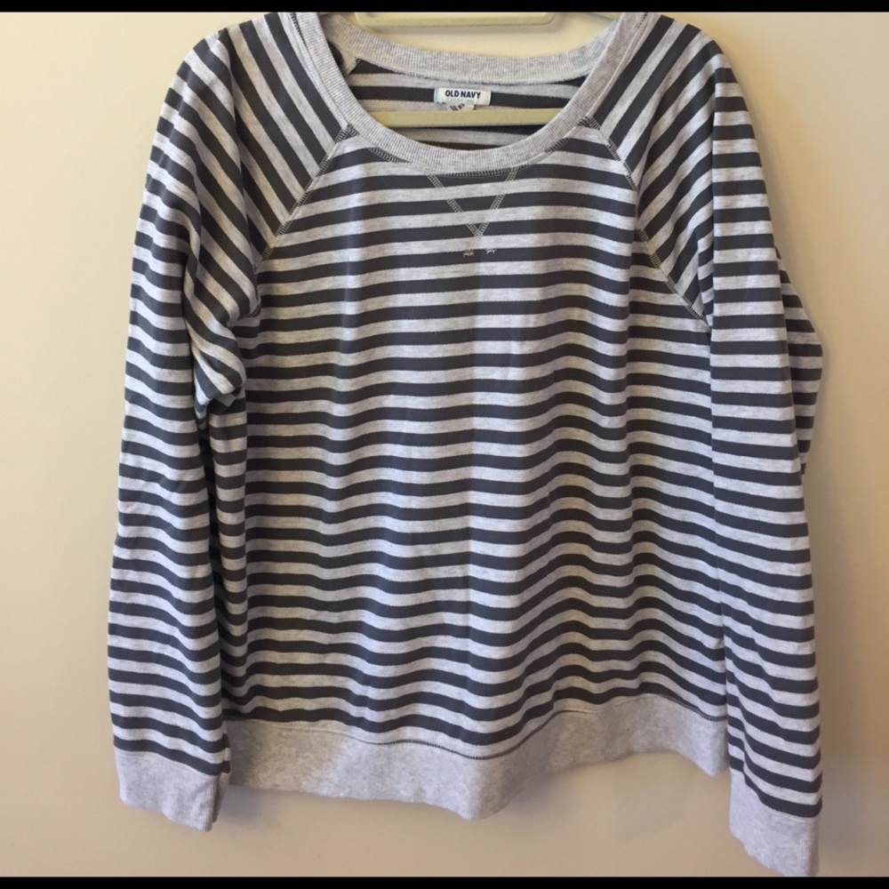Like new!! Old Navy light weight sweatshirt- XL
