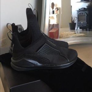 Rihanna Fenty black Puma's
