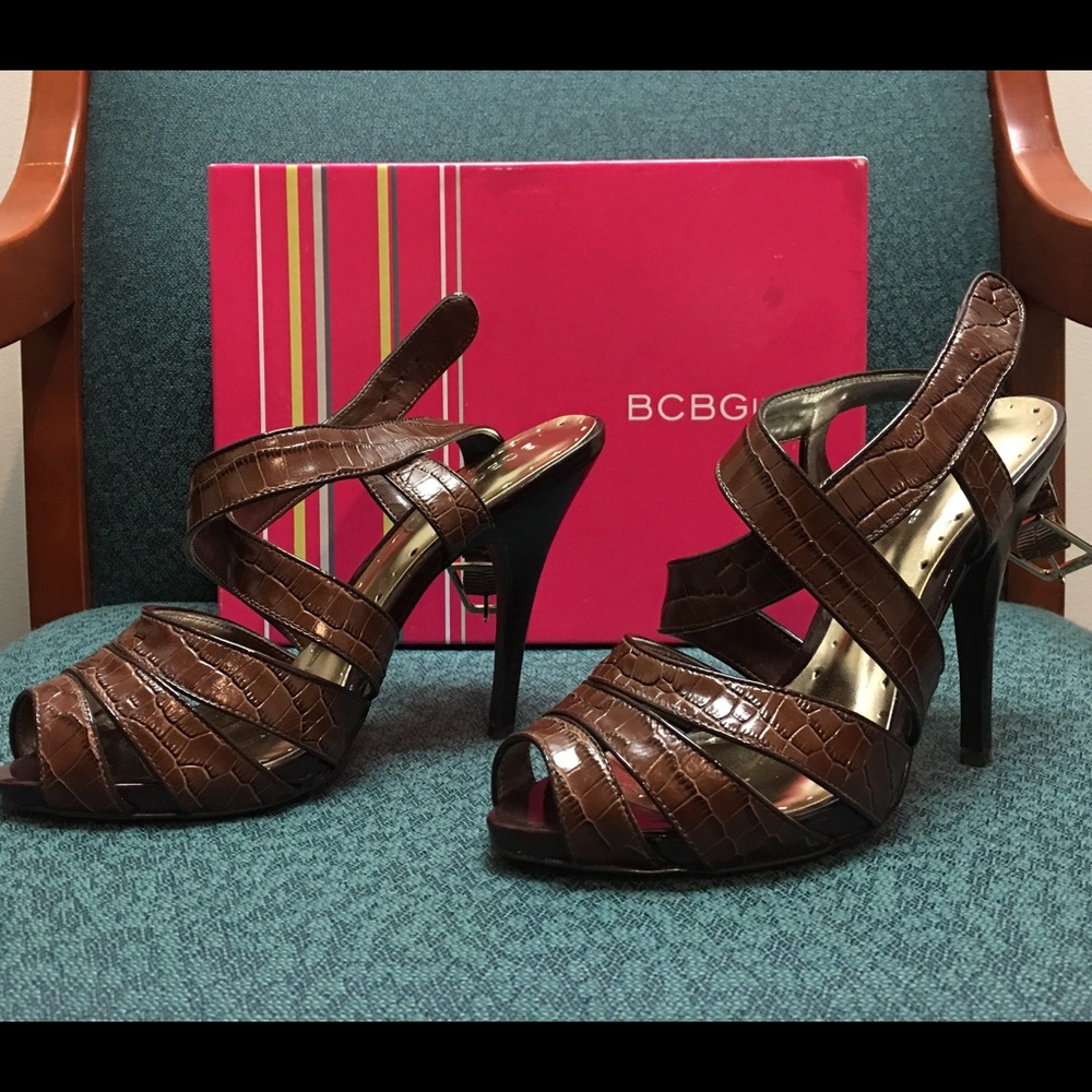 BCBGirls Famous Pump