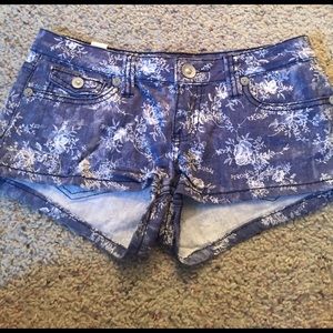 Floral pattern shorts