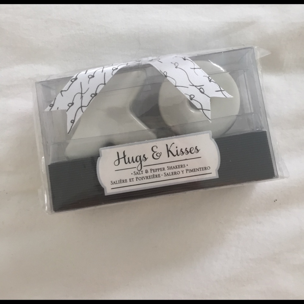 XO Salt & Pepper Shakers