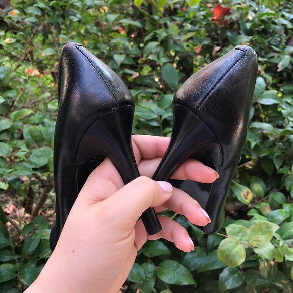 Elegant Ralph Lauren Heels - Size 8 - Picture 3 of 5