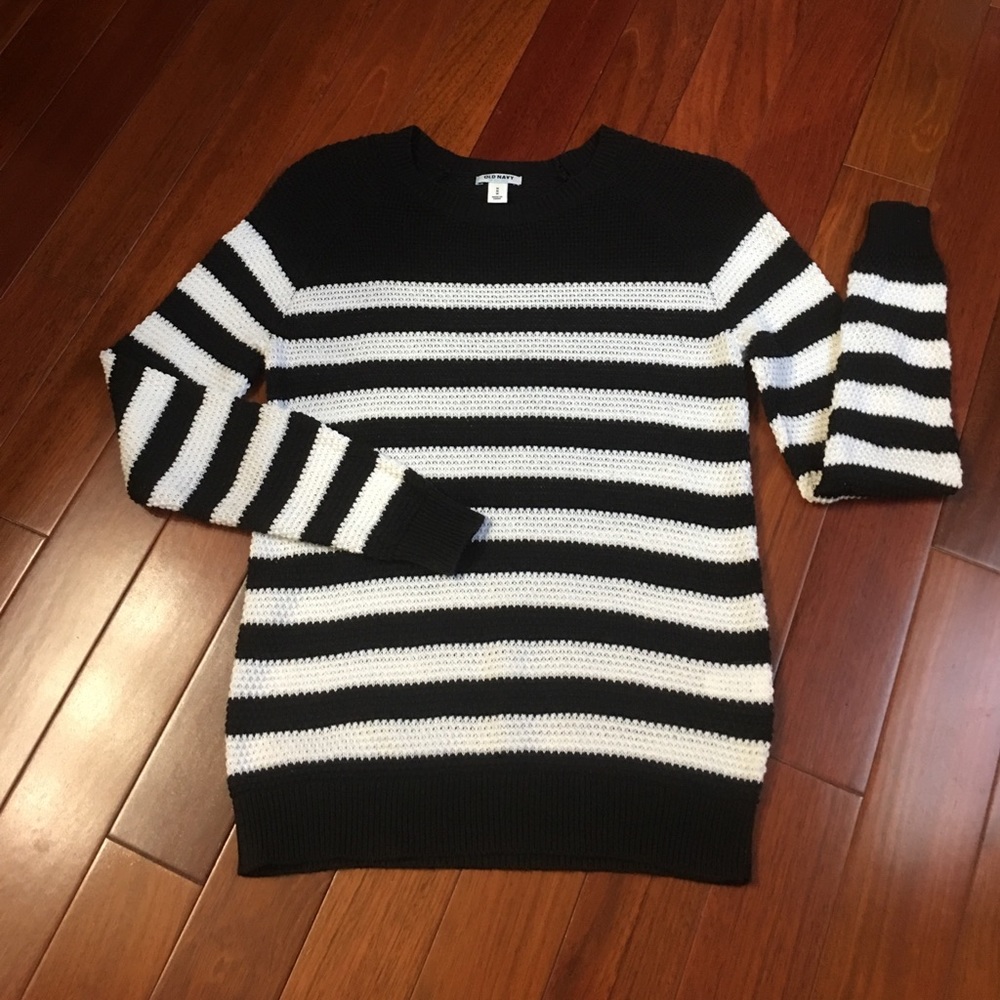 Old Navy Black/White Striped Crewneck Sweater