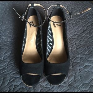 Report wedges! Work once awesome shoes!!