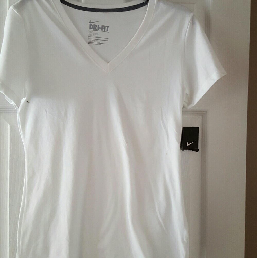 T-shirt athletic type, Nike. NWT