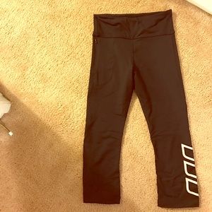 Lorna Jane crop workout leggings
