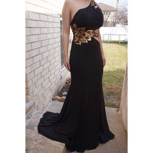 One shoulder black dress