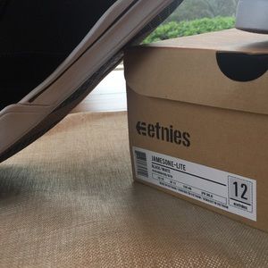 NEW - Men's Size 12 Etnies