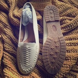 NWT GEMINA LOAFER SHOE