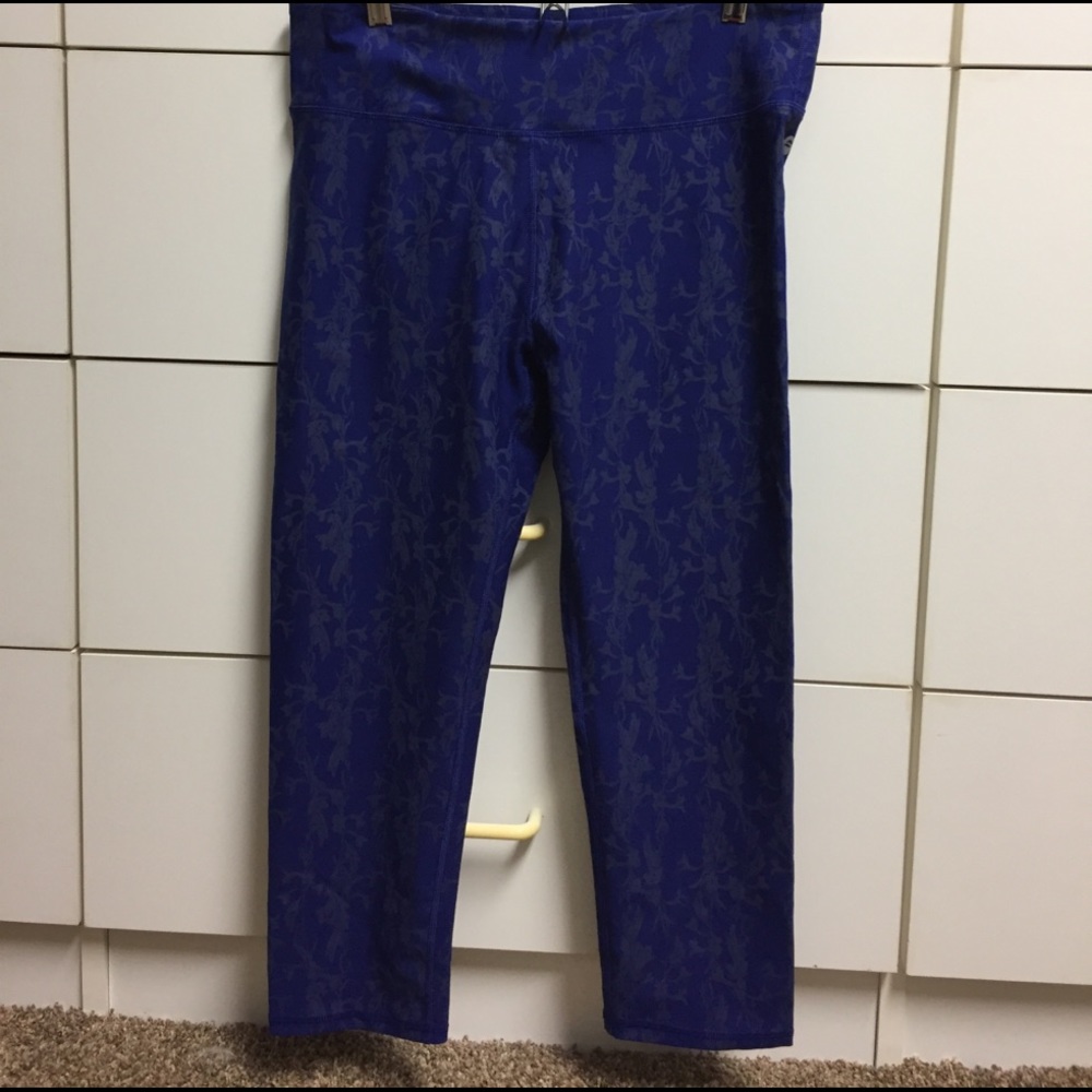 Fabletics Salar Capri NWOT gorgeous!