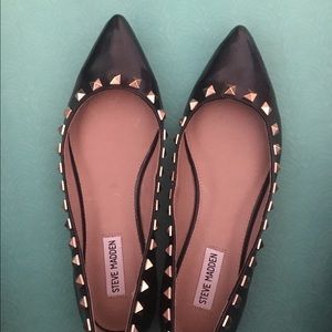 Black leather studded Steve Madden flats (size 8)