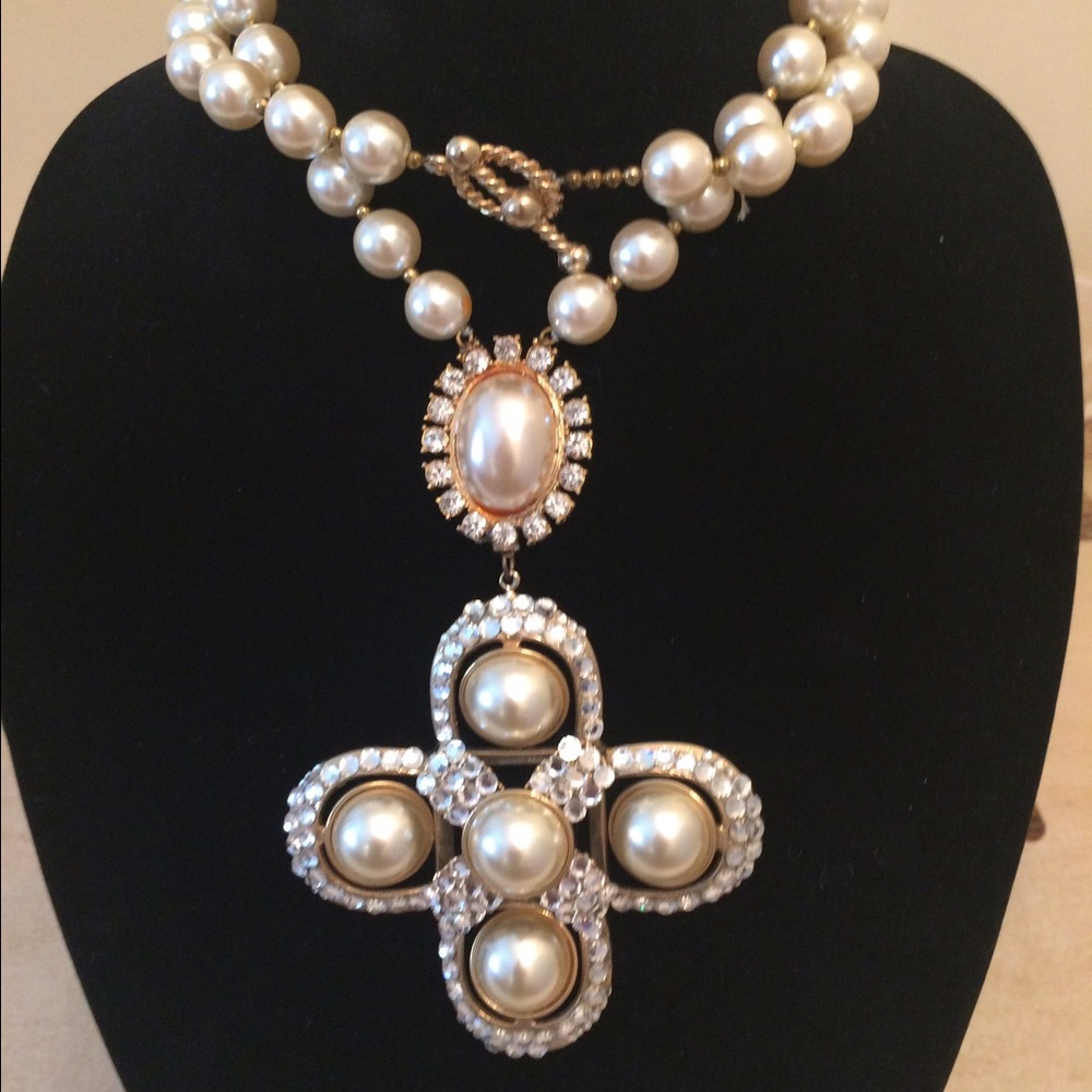 Carolee statement necklace
