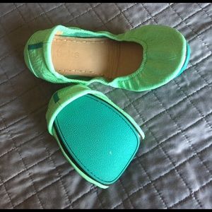 Mint Green Paten Leather Tieks