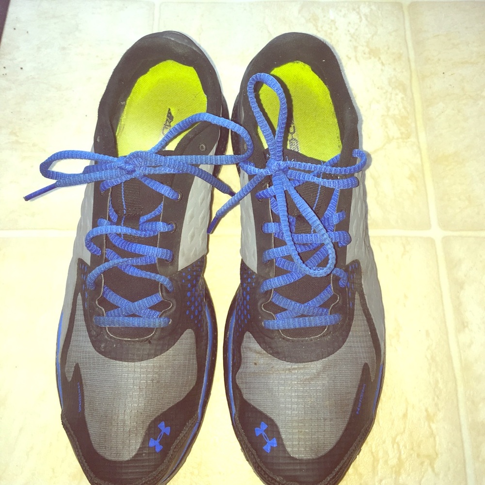 Athletic shoes