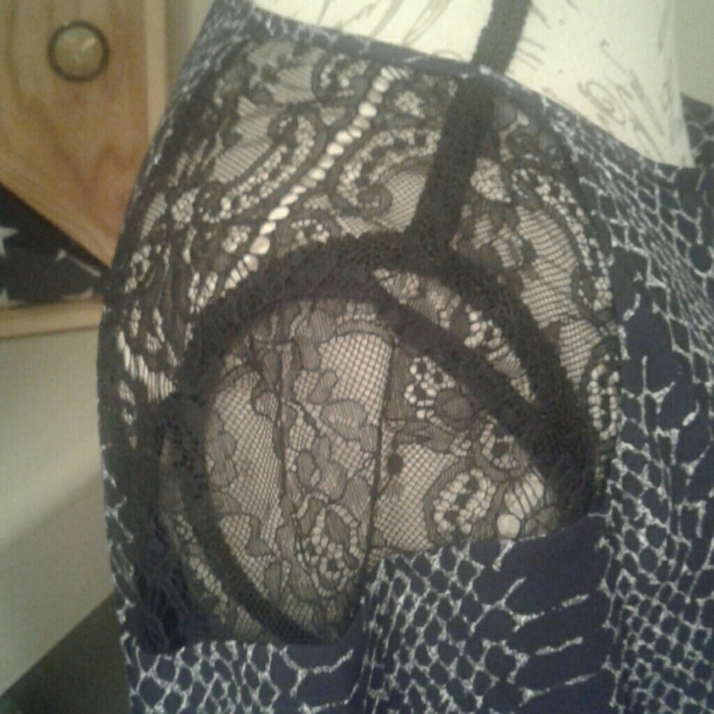 Dex Beautiful Blouse - Picture 2 of 2